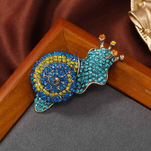 ブローチ レディース カタツムリ 昆虫モチーフ 合金製 フルジルコニア ラインストーン エレガント レトロ 欧米風 重厚感 コート ジャケット スーツ ドレス 普段使い パーティー フォーマル