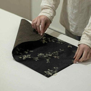 茶席 中華風 禅風 梅柄 錦織 刺繍 布製 ファブリック 両面 乾泡用 ティーマット 高級感 上質 中国茶器 煎茶 茶道具 おもてなし 和室 インテリア 来客用 優雅 洗練 雅やか