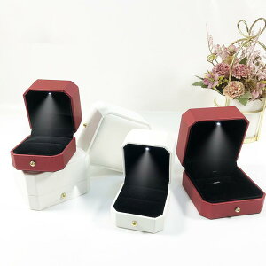 WG[{bNX p` PUU[ G{XH LEDCgt v|[Y w WRjAO lbNX ANZT[P[X [{bNX zCg(x2)