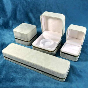 WG[{bNX p _uJo[  e w y_g uXbg ANZT[[ MtgP[X  sN u[ O[