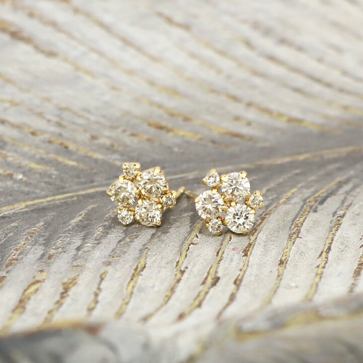 楽天市場】K18 デザイン ダイヤモンド ピアス 計0.7ct (計0.35ct×2  