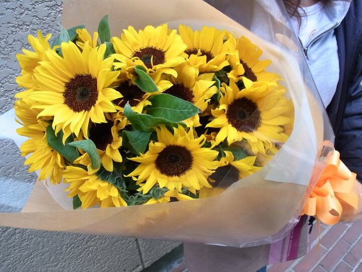 楽天市場 ひまわりの30本花束 父の日の贈り物に誕生日お祝いな新鮮高品質ヒマワリを心を込めておとどけいたします hanakuma 楽天市場店 楽天市場 ひまわりの30本花束 父の日の贈り物に誕生日お祝いな新鮮高品質ヒマワリを心を込めておとどけいたします hanakuma 楽天市場店