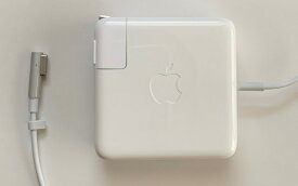 ACアダプタ：Apple製純正新品MacBook Pro用85W MagSafe(A1343)