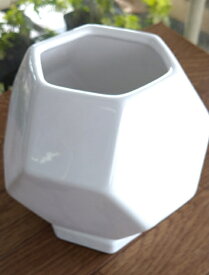 陶器鉢・商品番号 1(多面形型　ホワイト系）鉢底穴有り　六角形皿付き