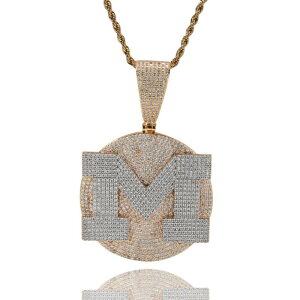 ペンダント ネックレス ヒップホップ ギラギラ メダル プレート コイン 丸型 イニシャル M アルファベット エム ゴールド ローライダー キュービック ジルコニア 大文字 英字 メンズ 派手 キ