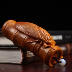 セミ 蝉 置物 フィギュア インテリア プレゼント 雑貨 木彫り チャイナ風 縁起物 香木 サンダルウッド 紫檀 木製 デコレーション ストラップ 工芸品 装飾品