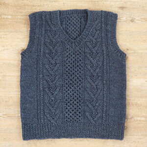 編み図付キット(H145-180-42) ケーブル模様のV衿メンズベスト 編み物 手作りキットハマナカ hama