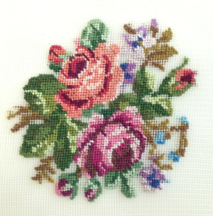 楽天市場】プチポワン刺繍 バラ柄 約60mm×約60mm 基布:オフホワイト No 
