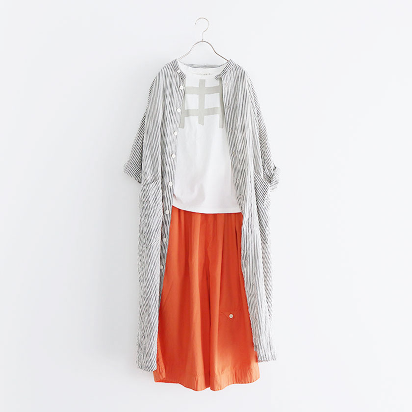 <br  ><br  ><br  ><br  >NATURAL LAUNDRY<br  ><br  >先染シャーリング ワークシャツワンピース