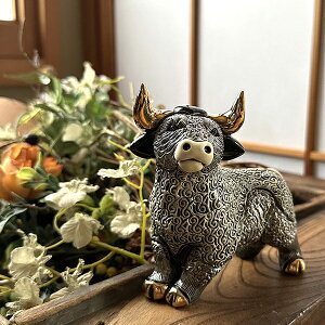 送料無料 雄牛グレー F226RDG陶器 動物 置物 牛 丑 うし 干支 十二支 cow ox ブル bull バッファロー buffalo バイソン bison ペット インテリア オブジェ 雑貨おしゃれ かわいい 贈り物 プレゼント ウ