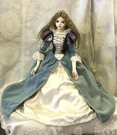 若月まり子　創作ビスクドール「白雪姫」若月まり子 ビスクドール ギフト お祝い 陶器 【楽ギフ_包装】【楽ギフ_のし】 御祝 贈答 創作人形 ギフト 結婚祝 出産祝 記念品