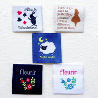 商用可能 ハンドメイドタグ og19 刺繍タグ 四角タグ ひつじ フラワー 不思議の国アリス手芸 縫付タグ フ…