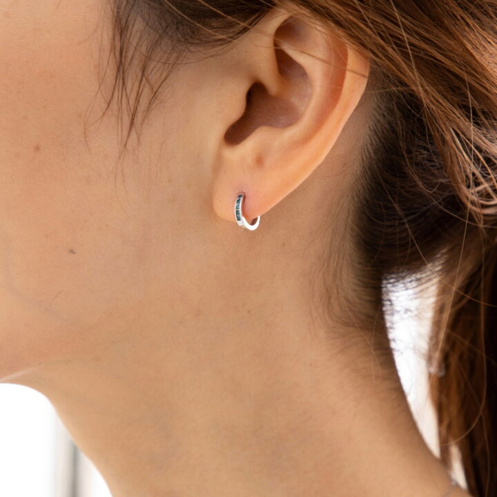 楽天市場】18金 K18 ブルー ダイヤモンド フープ ピアス 0.1ct 