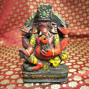 ネパールにある古都パタンの職人手作りによるガネーシャの木製置物 ガネーシャ像 ガネーシャ置物 ガネーシャ 10007978