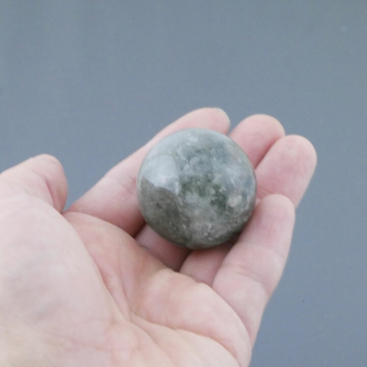 楽天市場】ガーデンクォーツ 庭園水晶 丸玉 35.4mm 61.4g 天然石 置物 