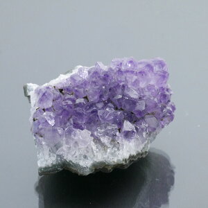 EOACYAWXgNX^[ 1_ 37g VR u  ^ ^ 