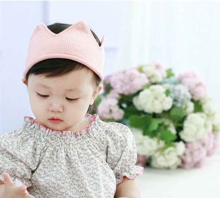 楽天市場 送料無料 ベビーにかわいいクラウンを 選べる4色 ベビー ニットクラウン 王冠 記念 撮影 誕生日 バースデー セレモニー 結婚式 に お宮参り 退院 結婚式 赤ちゃんクラウン ベビークラウン かわいいクラウン 子供用パーティークラウン Jpy Happy Smiles