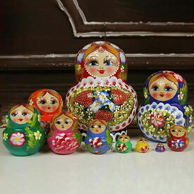 ロシア 人形 マトリョーシカ クリスマス オブジェ 10個組15センチ イチゴ柄 工芸品 木製品 洋風 ロシア風 ギフト プレゼント かわいい 雑貨 人形 インテリア 手描き 北欧雑貨 おしゃれ おもちゃ 飾り 誕生日 キッズ 子供部屋 ハロウィン ja019h2c0x1