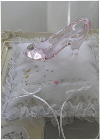 送料無料*White Luxury*リングピロークッション☆ティンカーベル刺繍☆お名前刺繍無料☆ガラスの靴