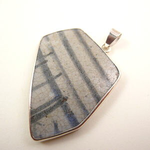 究極 の 1点もの 。 世界 で たった一つ の ジュエリー 。 スコタイ王朝期 の 陶器 を ジュエリー にいたしました。 ★ 送料無料 ★ “ スコタイ 王朝 ジュエリー ペンダント ヘッド ” by 原宿