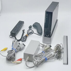 【中古 動作確認済】 Wii本体 (クロ) (「Wiiリモコンジャケット」同梱) (RVL-S-KJ) ゲーム機 据置ゲーム機 据え置き レトロ マニア 平成レトロ Nintendo 任天堂 ゲーム