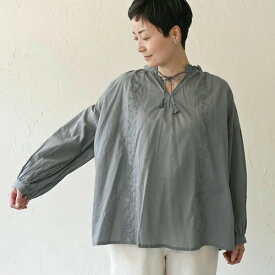 sisam オーガニックコットン 2wayサンクチュアリトップ | シサム工房 オーガニック コットン 綿 ナチュラル ブラウス 刺繍 綿100 春 夏 秋 おでかけ トップス 透け感 前後2way タッセル 長袖 薄手 冷房対策 UV対策