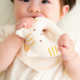 pompkinsBABY オーガニックコットン にゃんこガラガラ petit sac付 | ポプキンズ オーガニック コットン ベビー ギフト プレゼント 出産祝い ガラガラ おもちゃ 日本製 赤ちゃん ベビー用品 ねこ 猫 女の子 男の子 兼用 プチギフト