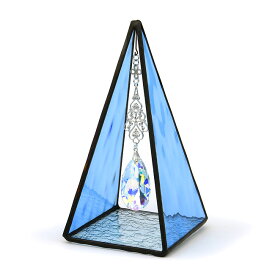 【ピュラミス（4色）】 ステンドグラス サンキャッチャー インテリア 北欧 雑貨 置物 玄関 デスク スタンド 小物 クリスタルガラス 風水 開運 アスフォー クリスタル おしゃれ かわいい 誕生日 プレゼント ギフト ピラミッド