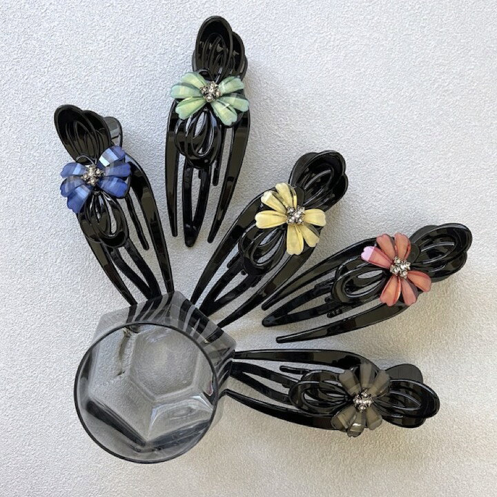 黒の花柄ストーン付きヘアクリップ （50%OFF 移転セール】【バレッタ 