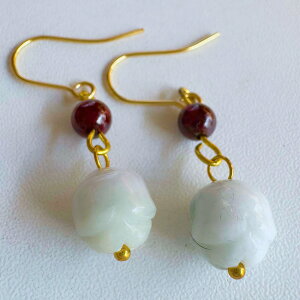 【特別な輝き】ミャンマー産翡翠 蓮花カット10mm&ロードライトガーネット5mm ステンレス製フック 金属アレルギー対応 イヤリング ノンホールピアス変更無料