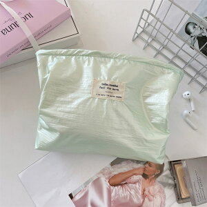 化粧ポーチ 光沢感 ポーチ ファスナー付き 布ポーチ ポーチ 自立 マチあり 可愛い 小物入れ 大容量 薄型 スクエア 北欧 化粧 コスメ ポーチ コスメポーチ サニタリー サニタリーポーチ 化粧