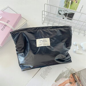 化粧ポーチ 光沢感 ポーチ ファスナー付き 布ポーチ ポーチ 自立 マチあり 可愛い 小物入れ 大容量 薄型 スクエア 北欧 化粧 コスメ ポーチ コスメポーチ サニタリー サニタリーポーチ 化粧