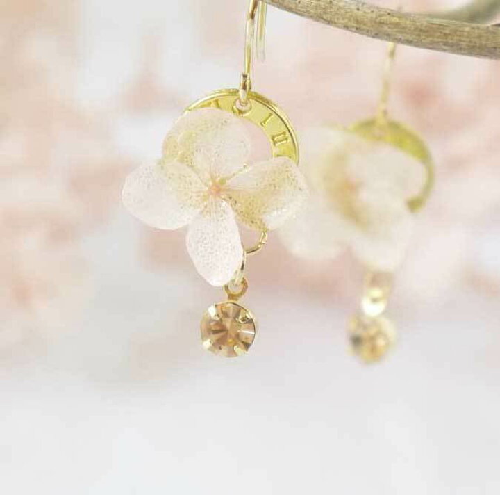 楽天市場】梅雨を元気に！ピンク紫陽花ピアス イヤリング 樹脂 