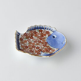 桜詰 鯛型 小皿 波佐見焼き 石丸陶芸林 九郎窯 オリジナル 商品 です。お目でたい 文様 の 上品 な 赤絵 の お皿 ギフト、お祝いの席に最適！