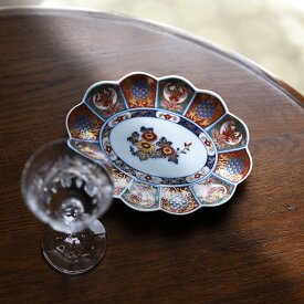 金彩 間取 菊紋 19cm 楕円皿 波佐見焼き 石丸陶芸 林九郎窯 オリジナル 商品 です。お目でたい 文様 の 上品 な 赤絵のお皿ギフト、お祝いの席に最適！