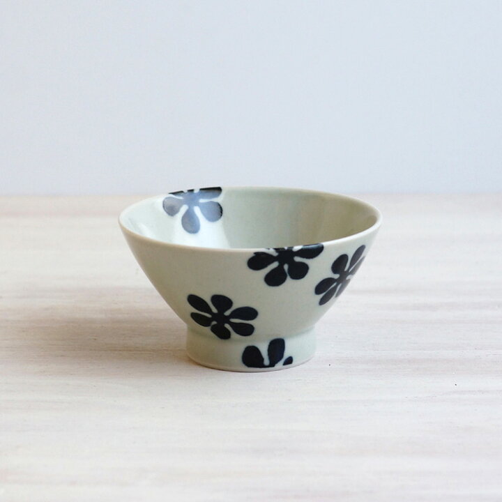 楽天市場 シンプルかわいい波佐見焼 波佐見焼 くらわんか 藍花 茶碗 Wazan 和山 F12cm H6 5cm 174g 3cc おしゃれ シンプル かわいい お茶碗 Wazan