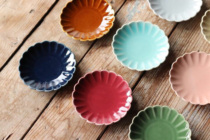 楽天市場 シンプルかわいい波佐見焼 波佐見焼 菊型小皿 菊型 小皿 Wazan 和山 F約10cm H1 8cm おしゃれ 小皿 豆皿 和風 食器 Wazan