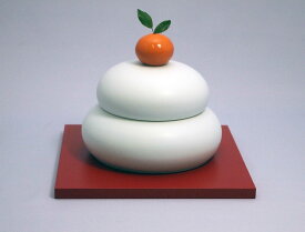磁器の鏡餅　送料無料　白磁マットのは本物の鏡餅と見間違うほどの滑らかな肌合い　モダンな空間にぴったり　鏡餅陶器　焼き物,陶器の鏡餅　おしゃれ　鏡餅飾り　正月飾り　鏡餅置物　鏡もち　　インテリア　鏡もち　かがみもち　★15時までにご注文の場合当日発送、年内発送