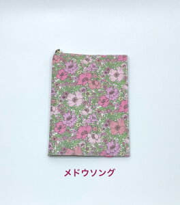 【しあわせのたね*くろいぬ】ハンドメイド  リバティ♪お薬手帳ケース
