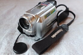【中古】 Panasonic パナソニック NV-DS88 液晶 デジタルビデオカメラ miniDV