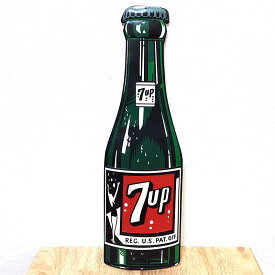 ブリキ看板 7UP BOTTLE エンボスメタルサイン 瓶 ロゴ おしゃれ プレート 壁飾り 珍しい アメリカン レトロ アンティーク 雑貨 インテリア かわいい カフェ バー 店舗