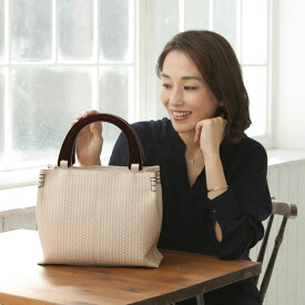 【傳濱野】今日は私をもてなす日。休日に持ちたいトートバッグ Presso tote （プレッソトート）ショルダーバッグ　トートバッグ　レディース 本革 濱野 バッグ denhamano デンハマノ 濱野バッグ ウッドハンドル 369-185-04　【最短当日、最長翌営業日出荷分】