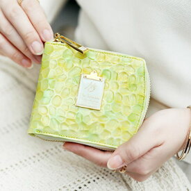 【HerSchedule】チェレットbillfold（二つ折りウォレット）シリーズ「朝の陽ざしの香水」をイメージした特別なエナメルレザー　Happy Sunshine（ハッピーサンシャイン）　二つ折りラウンドファスナーウォレット　（ハースケジュール）春財布　ブランド　本革　379-2034