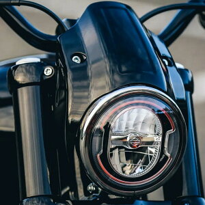 ★エントリーでポイント10倍!!★ ハーレー M8ソフテイル ストリートボブ、スタンダード アルミ ヘッドライトキャップ (ブラック) サンダーバイク