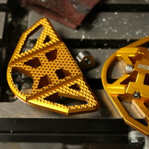 X|[cX^[A_CiA\teC W[tbg{[h (S[h) Speed Kings@SK114W1G-STDG