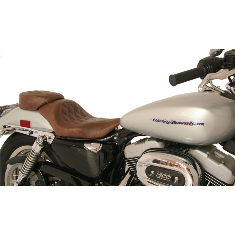 Harley Davidson Mustang TRIPPER シート ダイナモデル用 1996〜03年に 