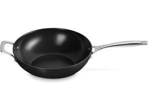 Le Creuset ���E�N���[�[�@30cm�Z���~�b�N�E�m���X�e�B�b�N���ؓ�@4.6���b�g���⏕�n���h���t���@(�u���b�N�j 4.9QT�@Essential Nonstick�V���[�Y