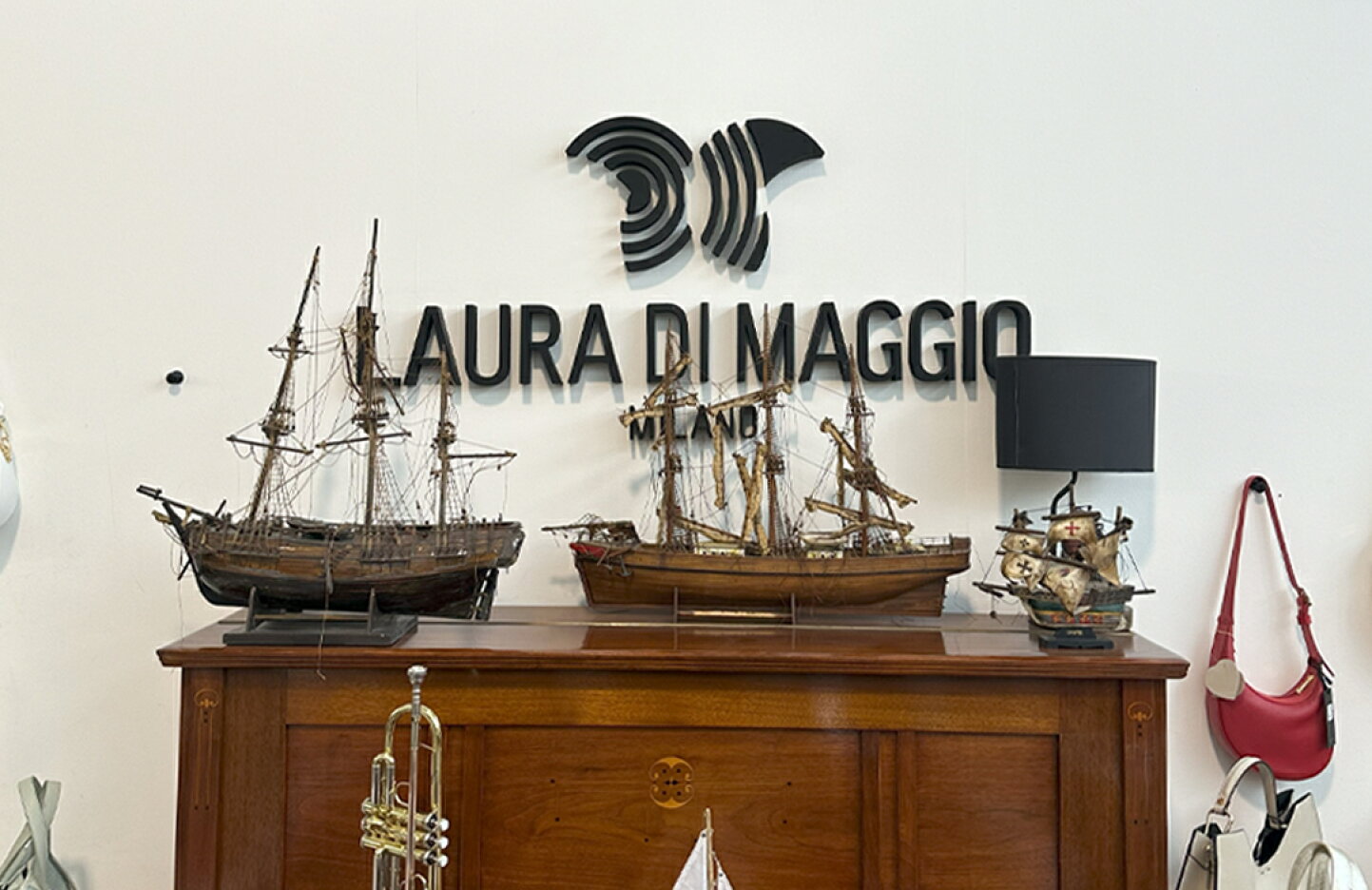 楽天市場 | ヒールアンドトゥ - 【ミラノ本社へ】Laura di maggio in ITALY