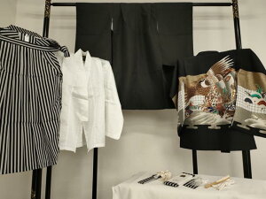 a[]܎O@j̎q@5΁@jEHDE@فEsсEZbg@D@n@ʁ@􂦂钅@AAAU5372ja