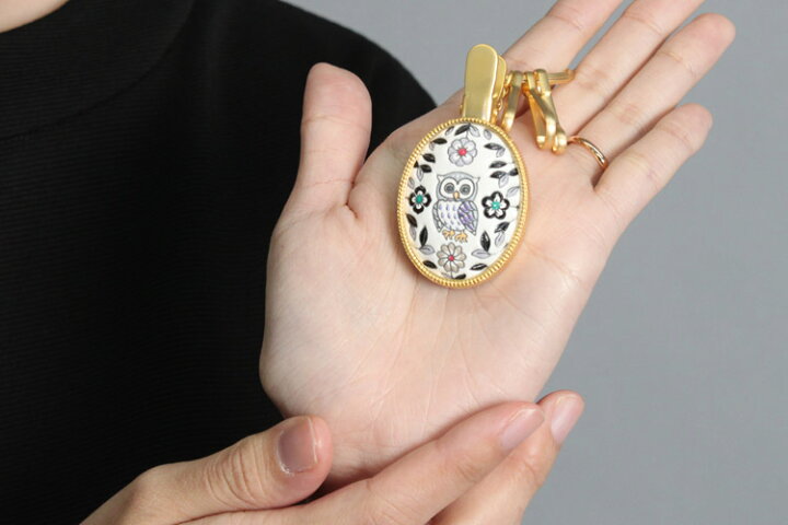 晴さん様 チャーム付きストラップ☆フェイクレザー市松模様 無体 白 